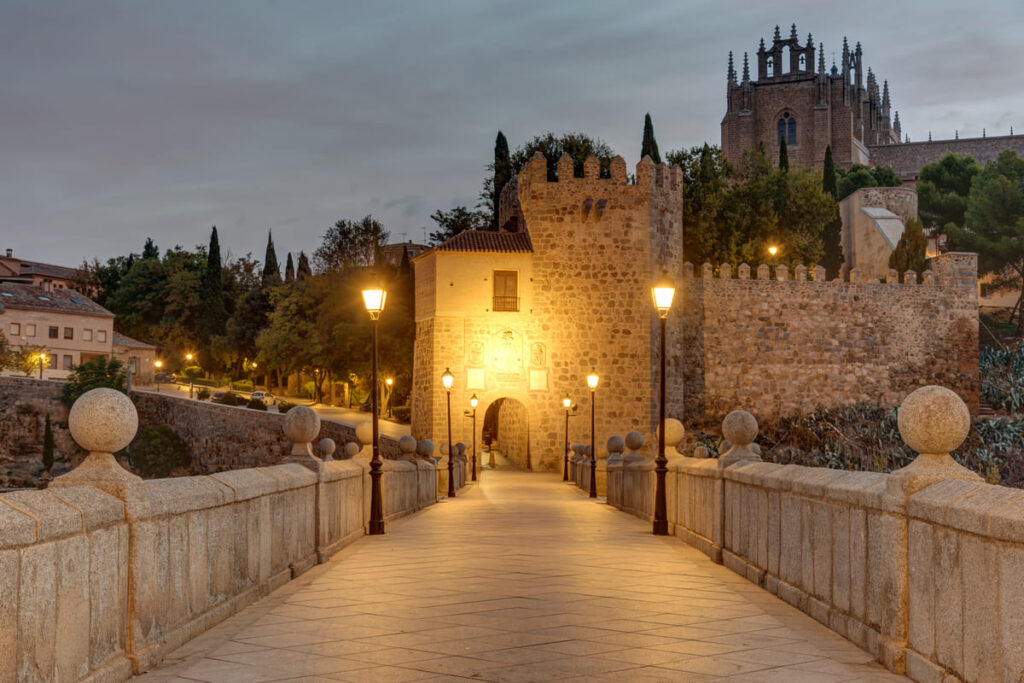 dawn at the san martin bridge in toledo 2022 12 17 03 42 02 utc11 1