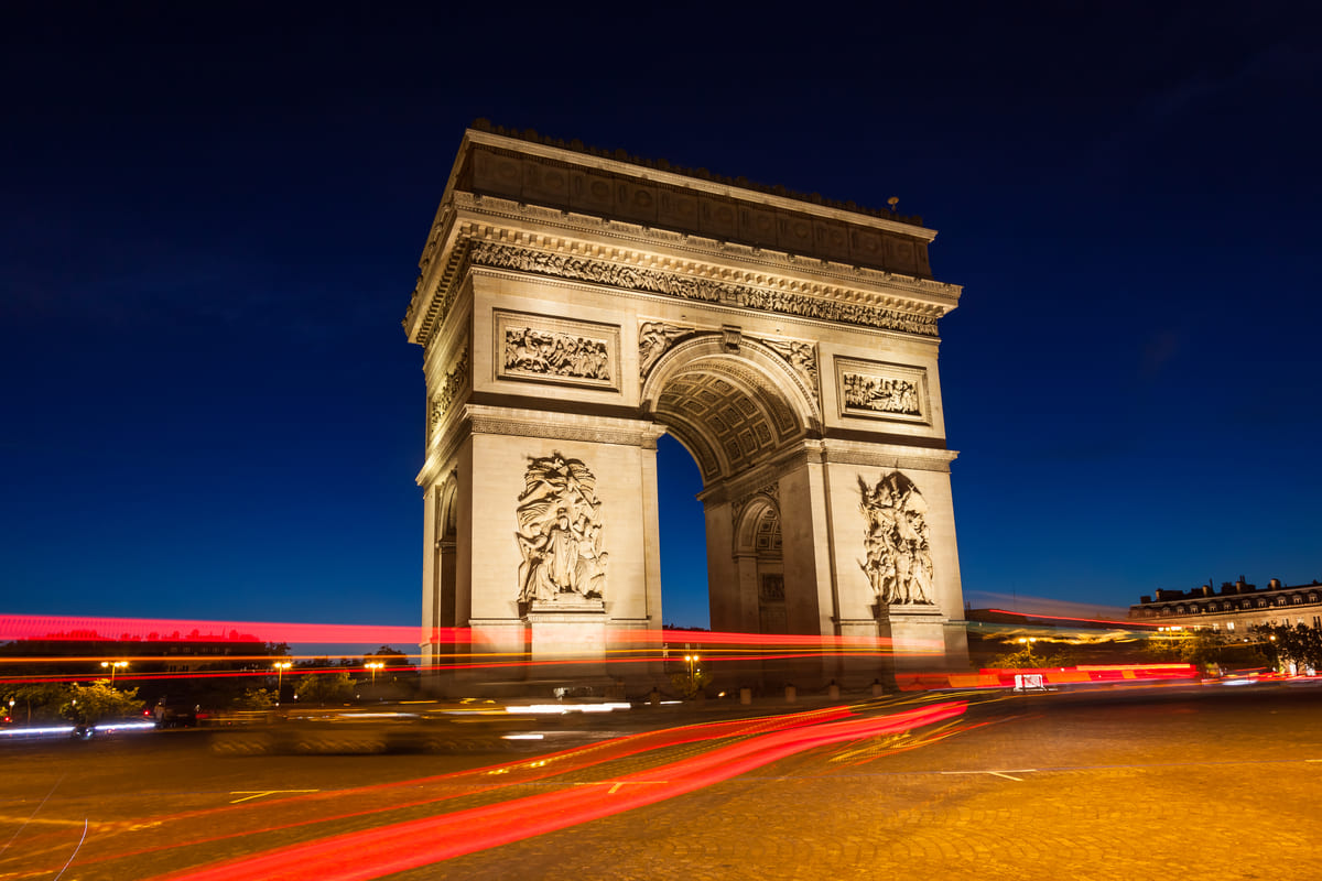 night view of arc de triomphe triumphal arc in p 2021 09 04 03 08 09 utc