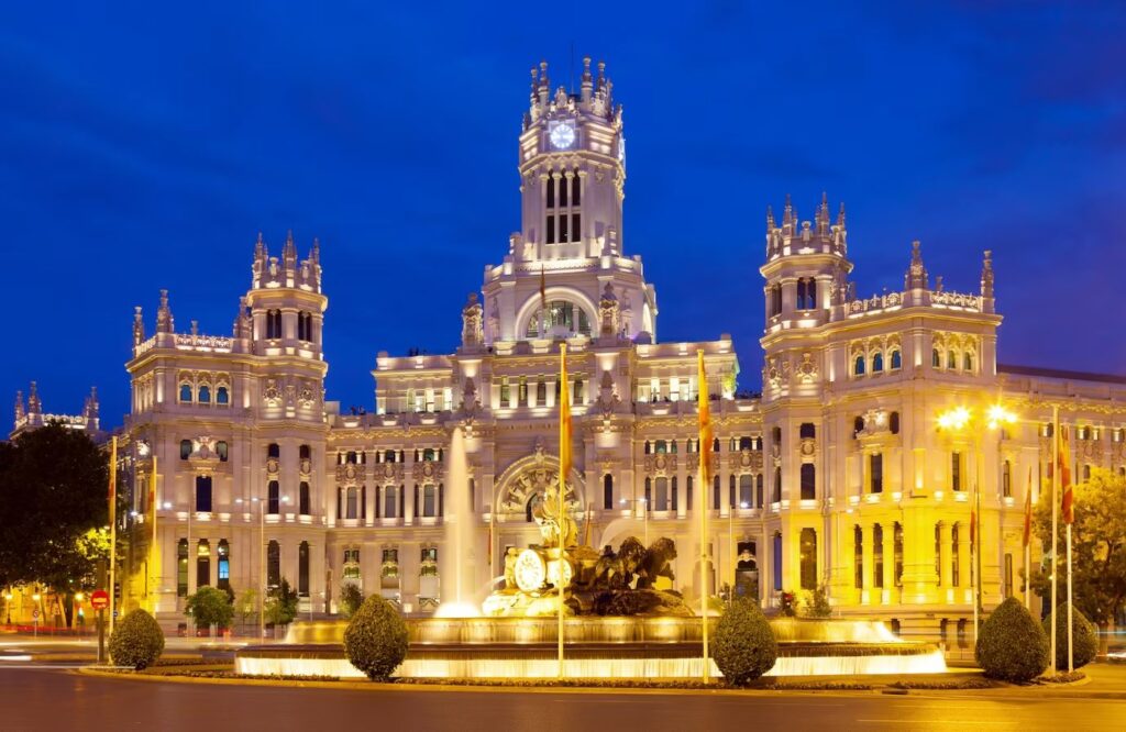 palacio cibeles noche verano madrid 1398 2172