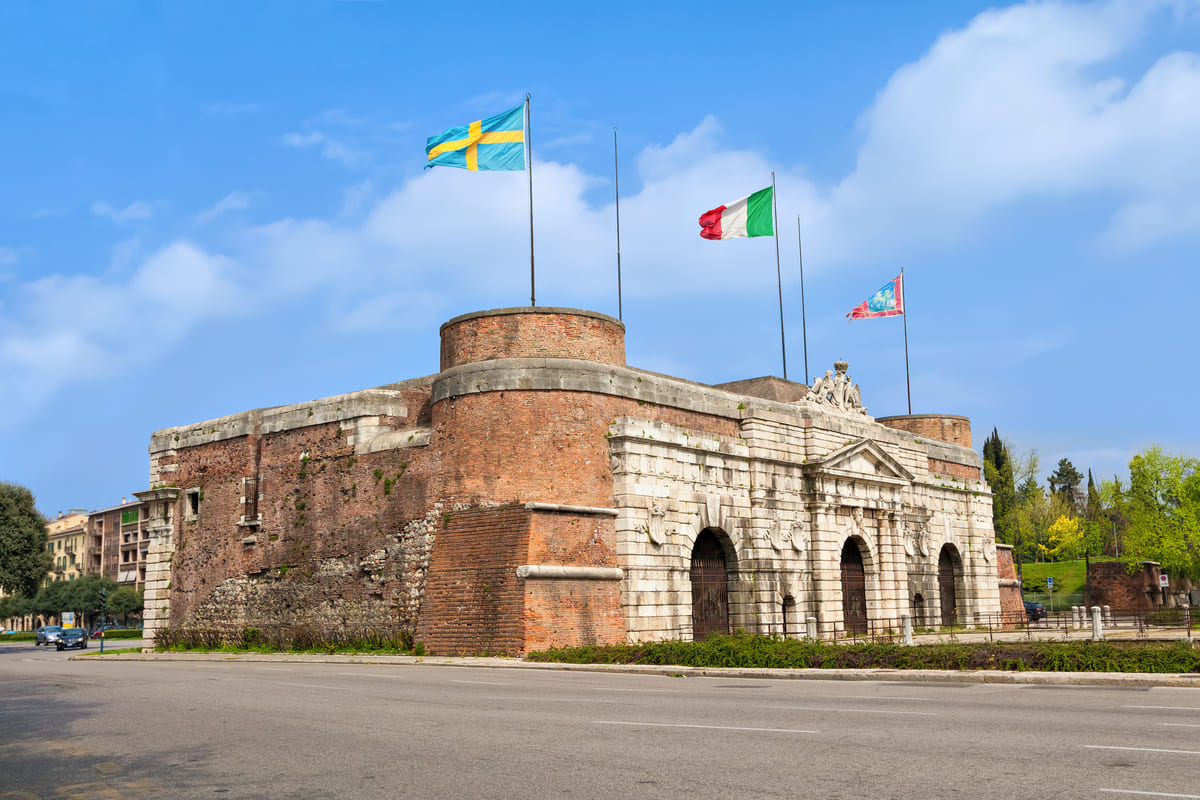 porta nuova a monumental city gate of verona 2022 01 29 08 21 21 utc