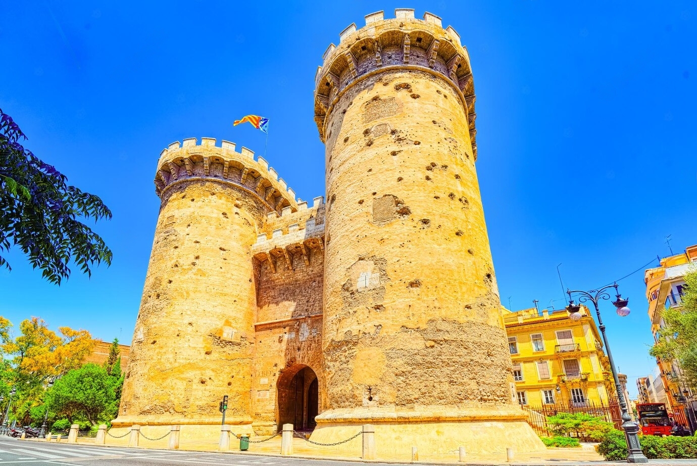 torres quart torres quart es doce puertas que formaban parte antigua muralla ciudad valencia