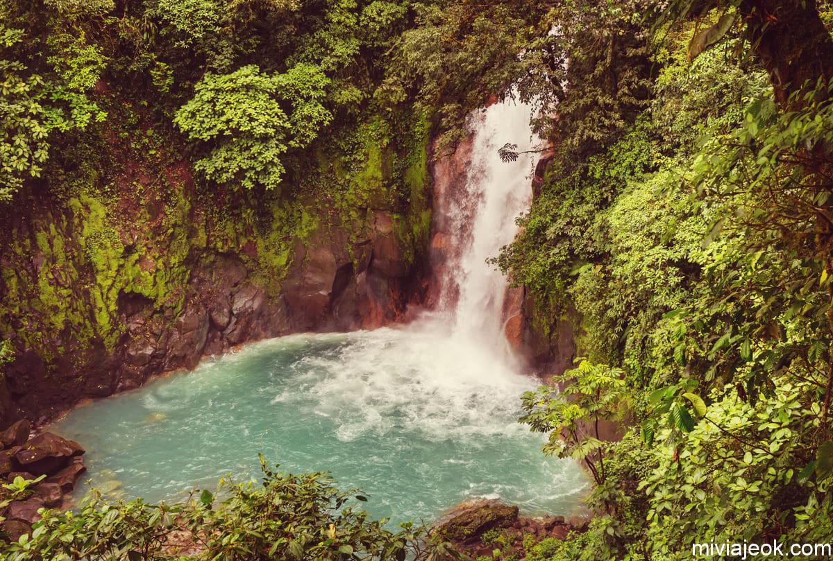 waterfall in costa rica 2022 02 01 23 40 08 utc11