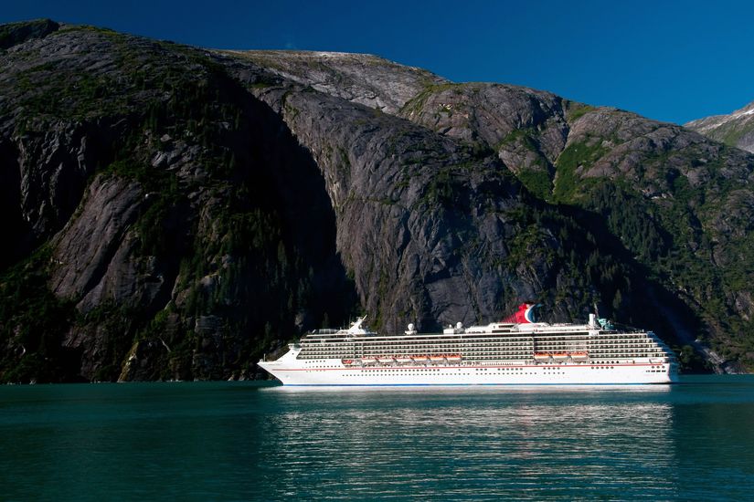escapadas en alta mar disfruta de cruceros cortos y asequibles
